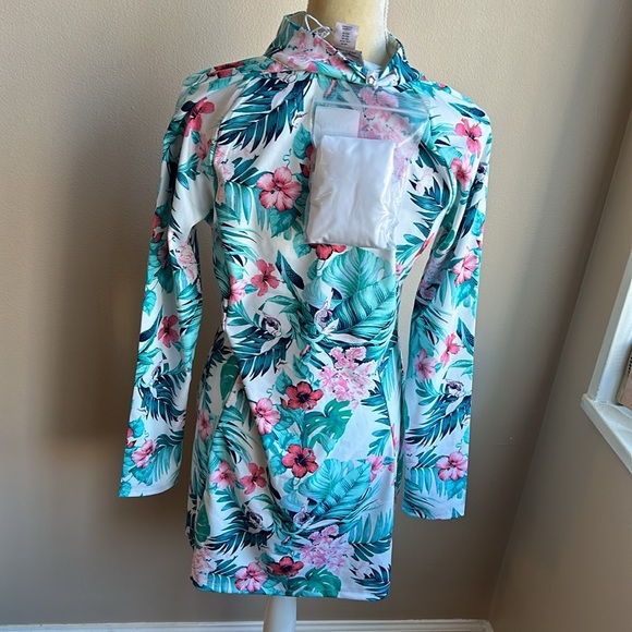 NWT Tommy Bahama Womens Golf Dress Pockets Shorts Included long sleeves upf 50 - Picture 3 of 3